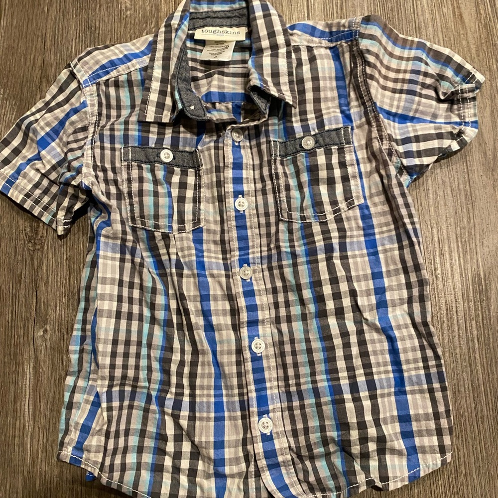 Toughskins boys 4T blue plaid short sleeve button up shirt